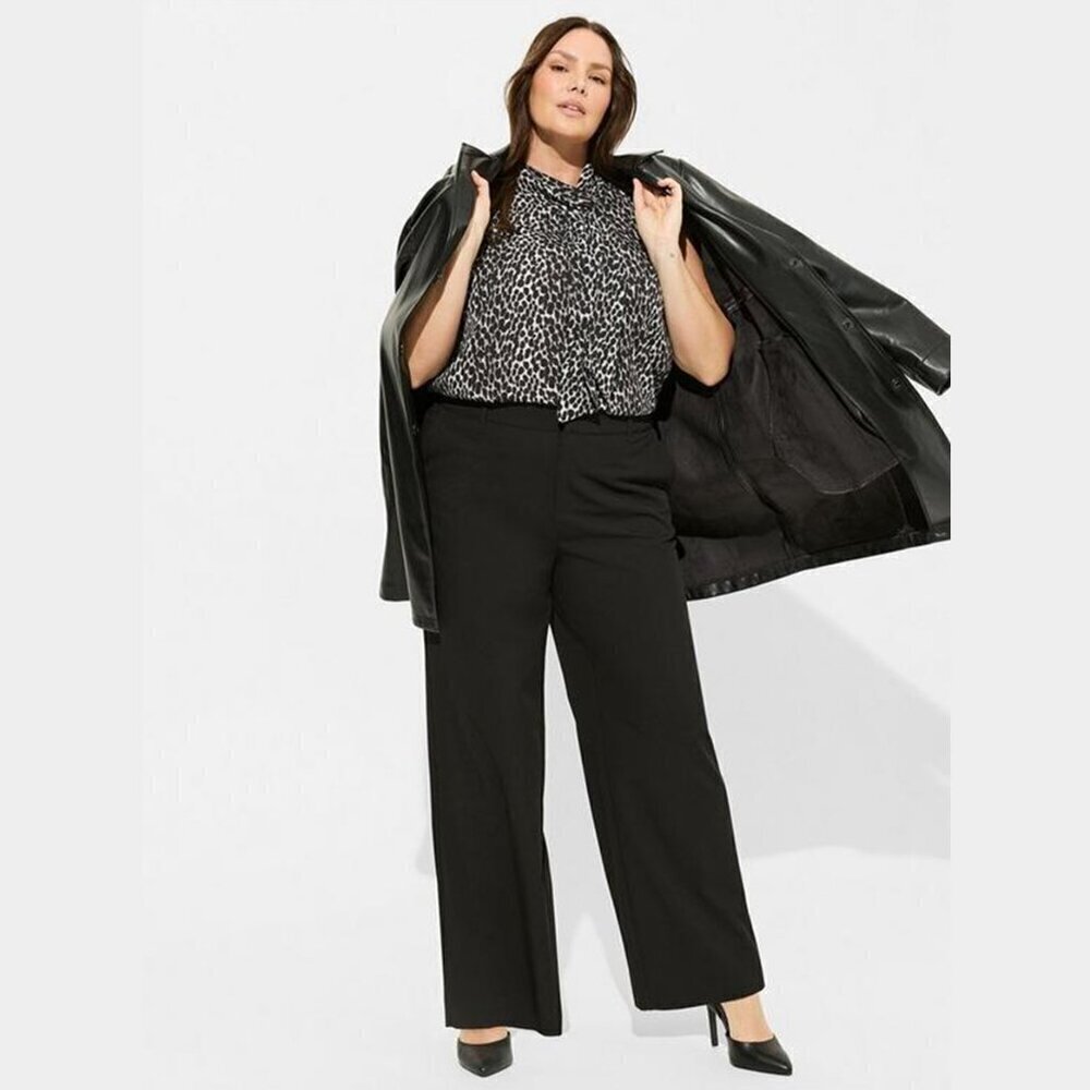 Torrid - Wide Leg City Twill High Rise Pant in Black​​​​​​